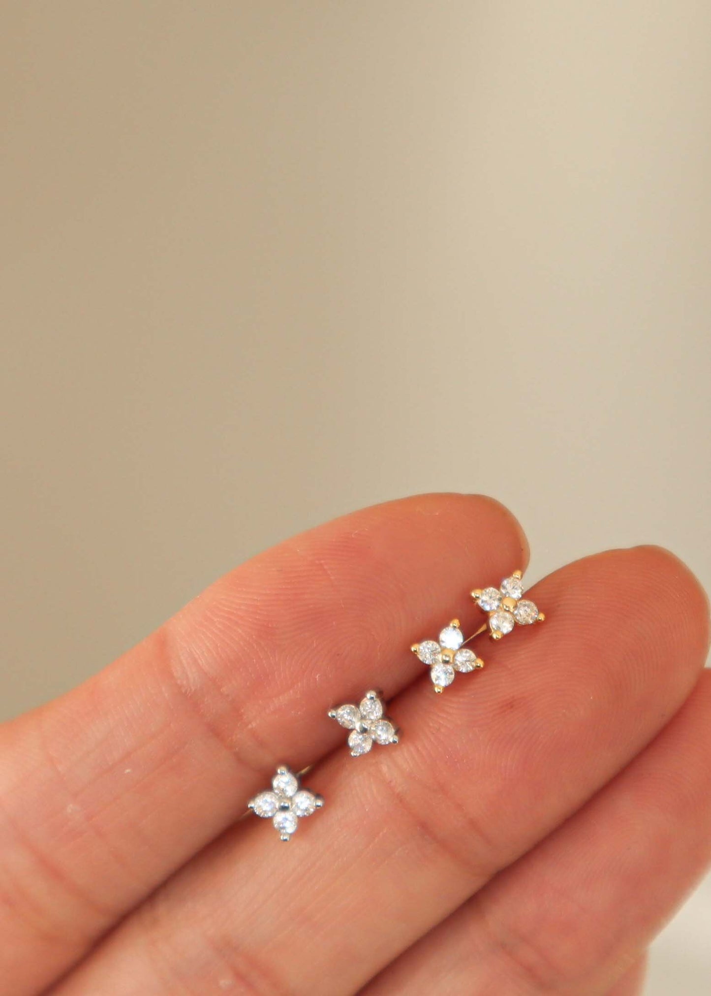 4 LEAF CLOVER STUDS