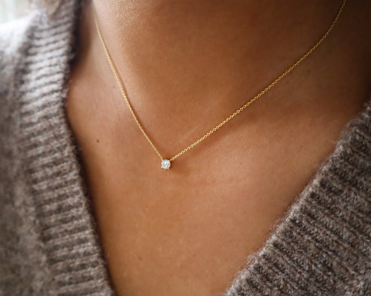 FLOATING SOLITAIRE NECKLACE