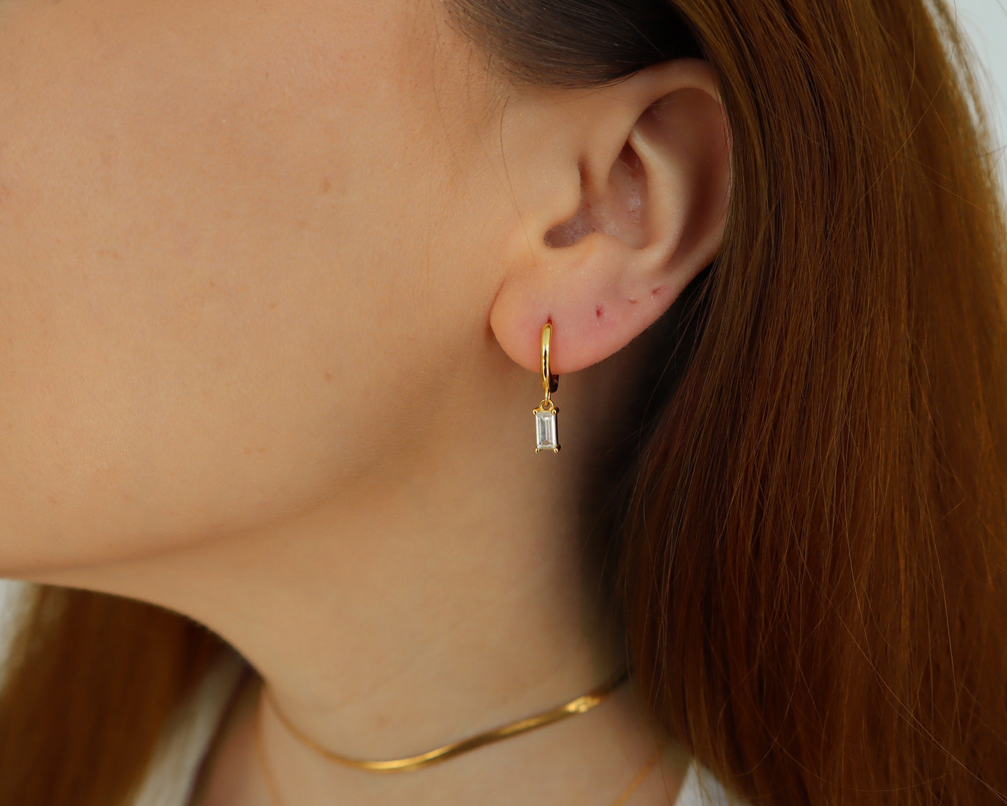 DANGLE BAGUETTE HOOPS